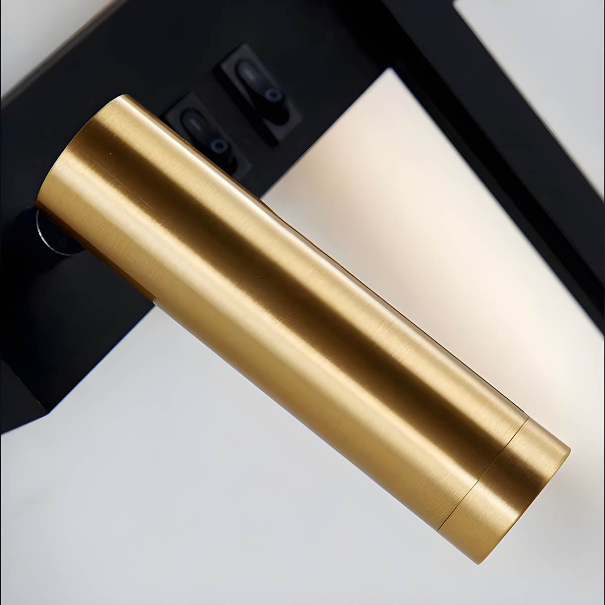 Resmond Wall Light