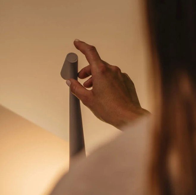 LuminaVista Portable table lamp