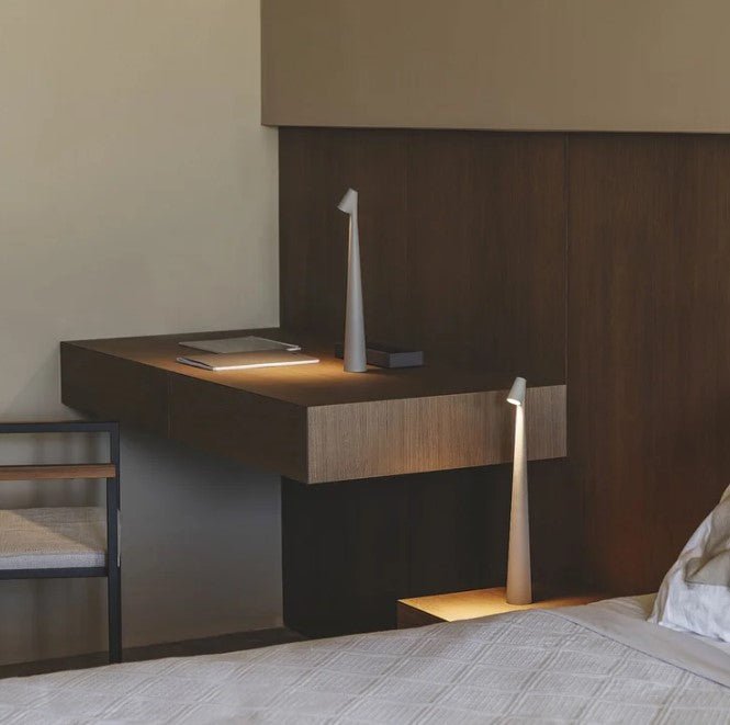 LuminaVista Portable table lamp